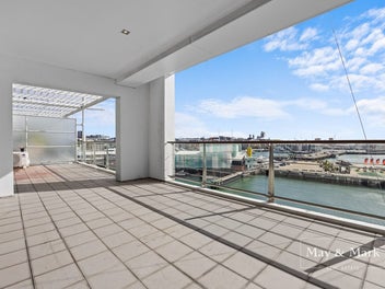 Penthouse Seaview: Princes Wharf Waterfront