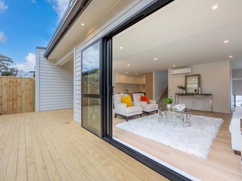 Double Garage! Selling Well Below CV!