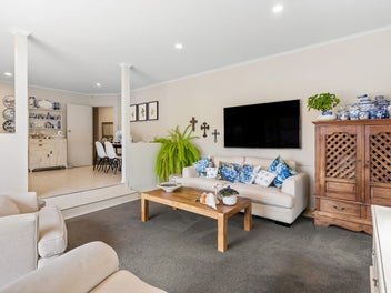 Private Oasis in Botany Downs