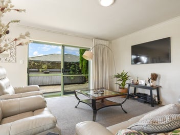 Brick and Tile in Quiet Cul-De-Sac