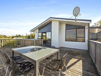 Coastal Living with Space, & Spectacular Views