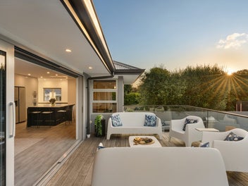 Prime Location, Large Family Living