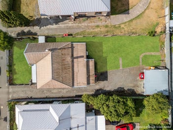 Prime Hastings Investment, Dual Income Potential!