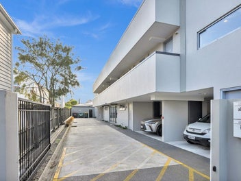 Versatile City Centre Studio Apartment