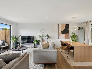 Private Garden Oasis in Fernhill