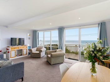 Coastal retreat with ocean views