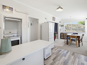 WELL PRICED, WELL UPDATED COTTAGE