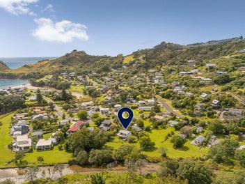 Classic Lockwood on a quarter-acre