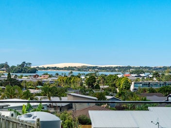 Harbour Views & Modern Living