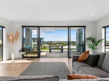Harbour Views & Modern Living