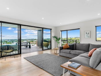 Harbour Views & Modern Living