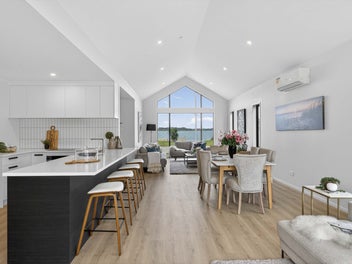 Luxury Home With Front Row Sea Views