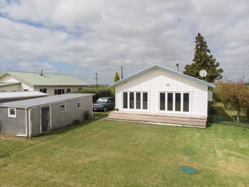 Charming Bungalow Beauty.