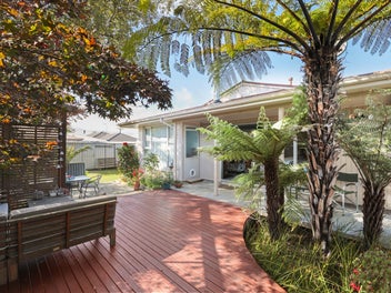 Urban Oasis - Quiet, Comfortable & Convenient