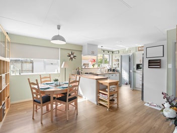 Urban Oasis - Quiet, Comfortable & Convenient