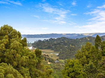 Sunsets, Views & Village Vibes!