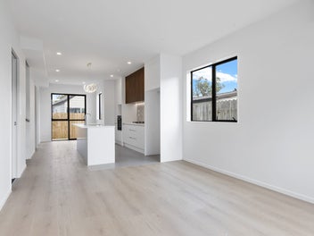 Your Ideal Family Retreat in Highland Park Awaits