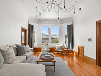 Charming Villa, Modern Family Living