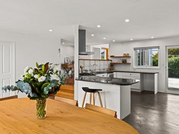 Charming Villa, Modern Family Living