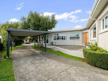 Spacious Family Living with Exceptional Garaging