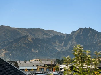 Wake Up to the Mountains