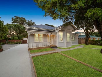 "Wake Up to This View" - 3 Bed + 2 Utlity ROOM!