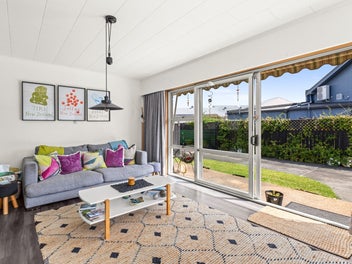 Sun, Style, Standout Location