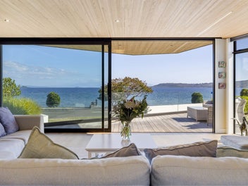 Lake Terrace Prestige with Iconic Views