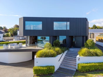 Lake Terrace Prestige with Iconic Views