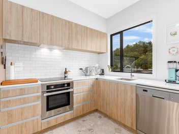 Modern Living with North Facing Courtyard