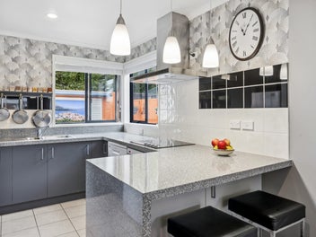 Chic, Coastal & Maintenance-Free