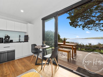 Refined Waterfront Retreat