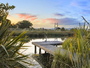 Size, Location and Beautiful Lifestyle Appeal!