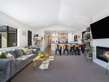 Owners bought elsewhere - Seriously for Sale!