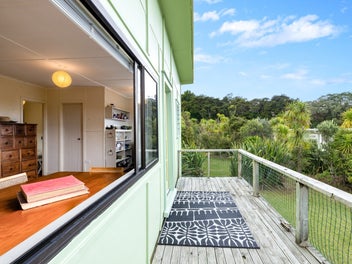 Beautifully Bohemian and a short walk to the beach
