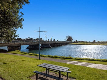 Iconic Block with Sound Returns