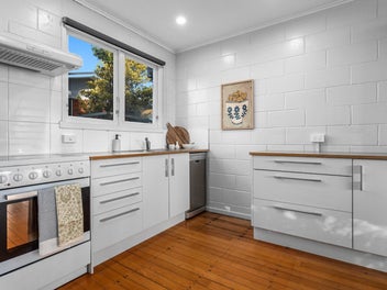 Landing Road Icon with Modern Living