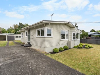 Opportunity Packed on Fitzroy Ave!