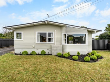 Opportunity Packed on Fitzroy Ave!