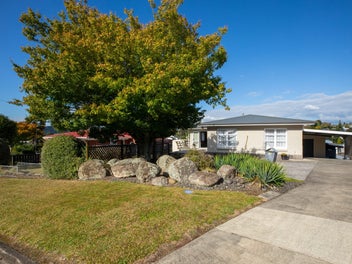 Comfort, space and great garaging on Hill Street