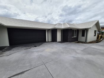 Image 1 of 18