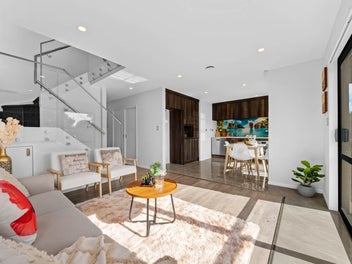 Last Home in the Block–Don’t Miss This Opportunity