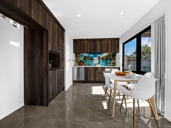 Last Home in the Block–Don’t Miss This Opportunity