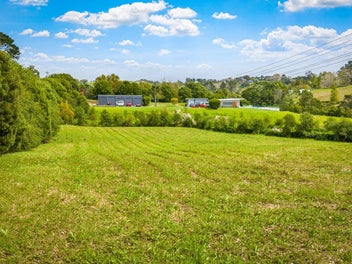 1ha of Possibility, Just Minutes to Silverdale