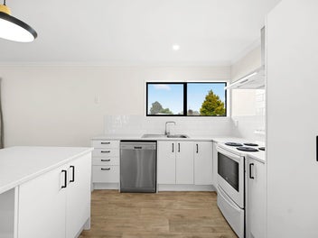Freehold/Stylish Renovated Family Home/Rental