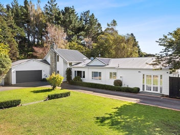 LARGE MODERN COUNTRY HOME WITH INCOME!