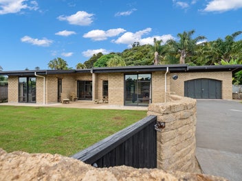 Perfect on Matapouri - Eco Friendly Home