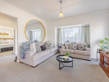 Two Bedrooms + Consented Sleepout In Taradale