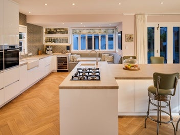 One not to be missed in Lowry Bay