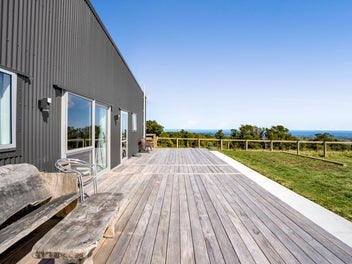 Lifestyle Escape with Epic Views